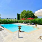 Mas d’exception avec piscine et vue Luberon – 8 pièces – 7 chambres – 600.00 m²