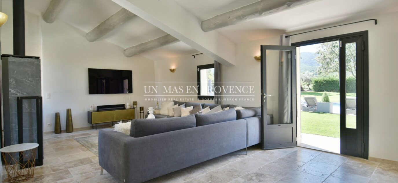 Maison de standing avec très belle vue sur le Luberon – 5 pièces – 4 chambres – 250.00 m²