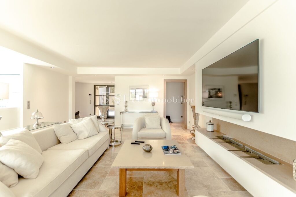 location villa 5 Pièce(s) – 5 pièces – 4 chambres – 175.00 m²