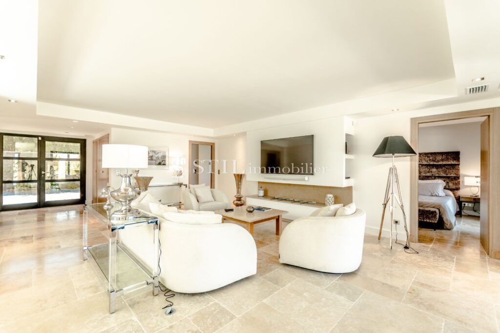 location villa 5 Pièce(s) – 5 pièces – 4 chambres – 175.00 m²