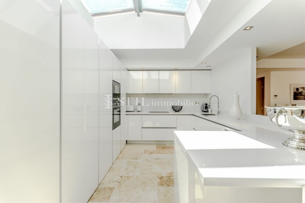 location villa 5 Pièce(s) – 5 pièces – 4 chambres – 175.00 m²