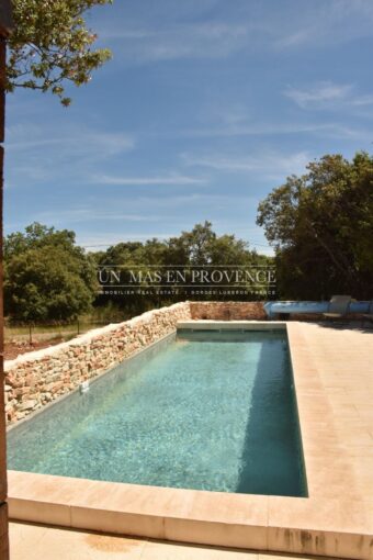 Maison pleine de charme en campagne avec piscine – 4 pièces – 3 chambres – 140.00 m²
