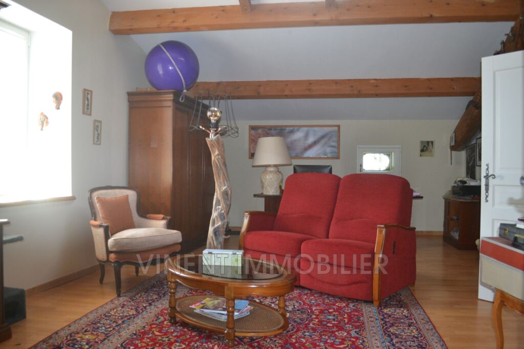 vente maison en pierre 14 Pièce(s) – 14 pièces – 6 chambres – 362.00 m²