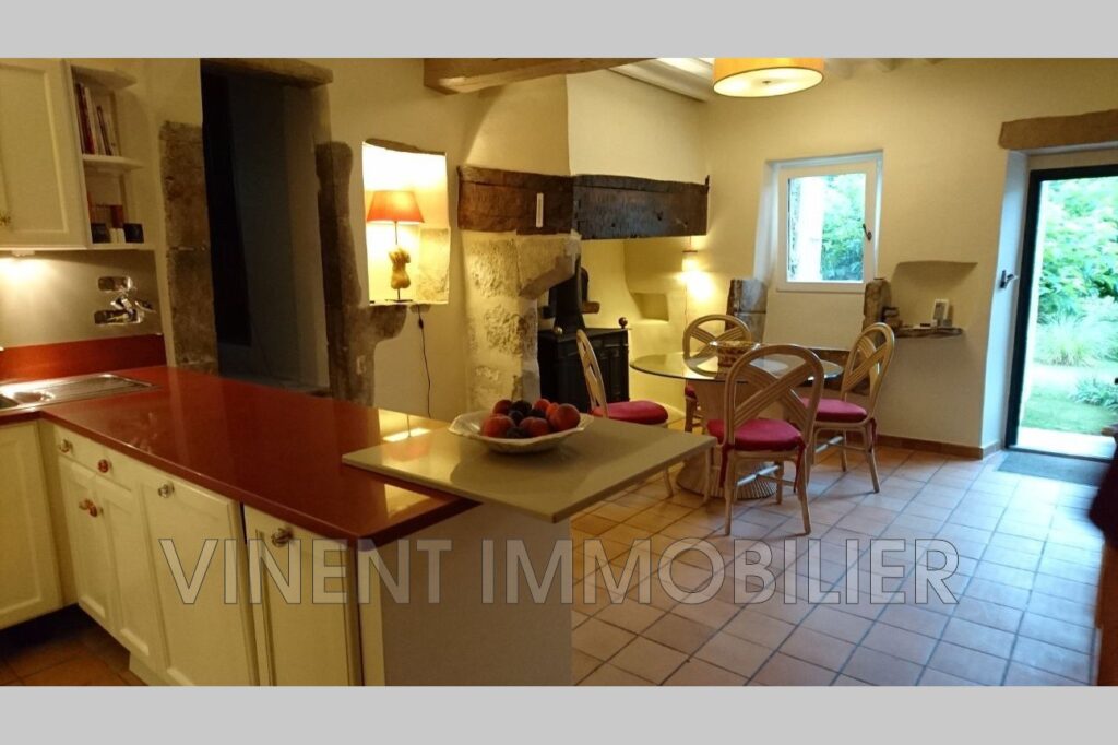 vente maison en pierre 14 Pièce(s) – 14 pièces – 6 chambres – 362.00 m²