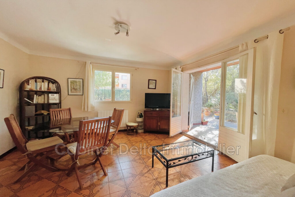 Appartement avec très grande terrasse proche centre ville – 2 pièces – NR chambres – 44.45 m²