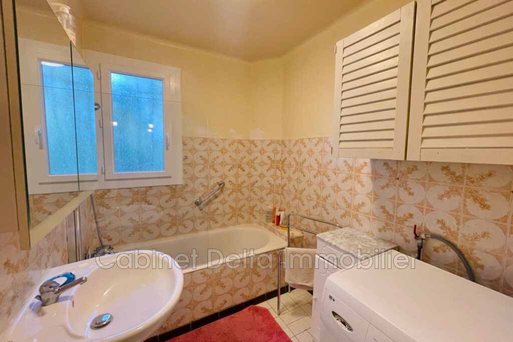 Appartement avec très grande terrasse proche centre ville – 2 pièces – NR chambres – 44.45 m²