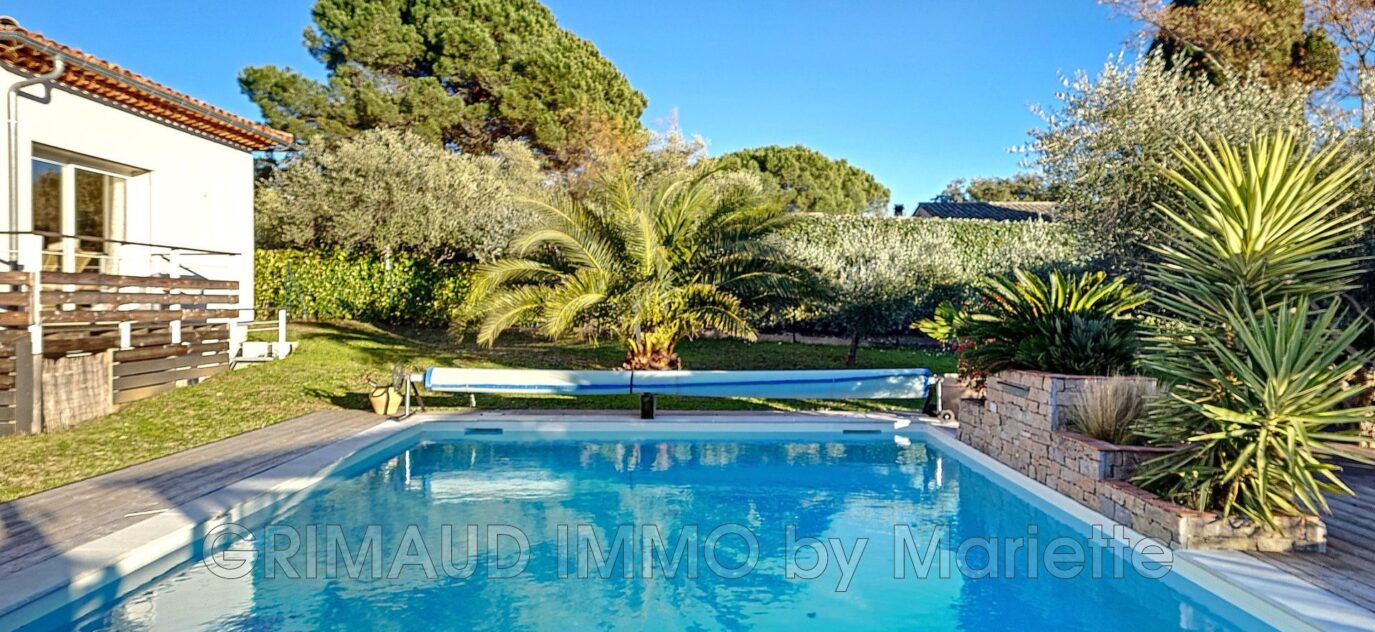 Belle villa récente avec piscine au calme, se composant d’une  – 13 pièces – 7 chambres – 320.00 m²