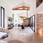 Charmante villa neuve de plain-pied dans un cadre bucolique à  – 5 pièces – 4 chambres – 210.00 m²