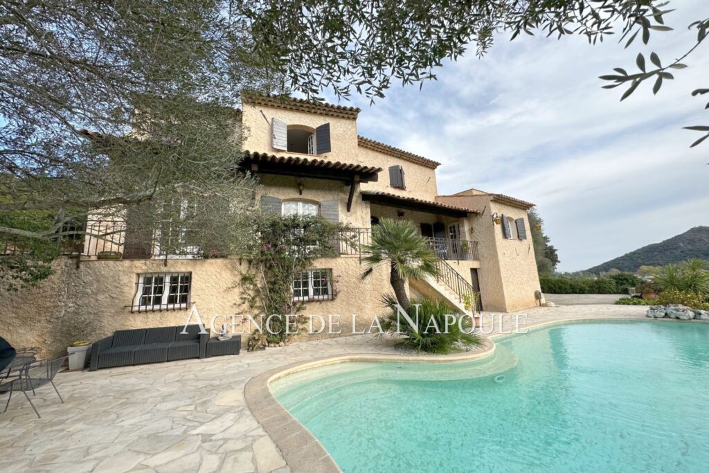 vente maison de caractère 6 Pièce(s) – 6 pièces – 5 chambres – 210.00 m²