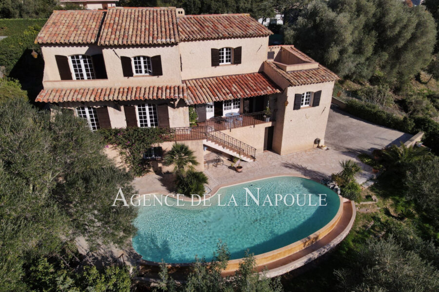 Maison à vendre à Mandelieu-la-napoule