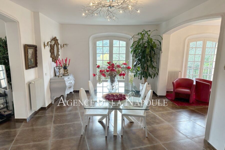 Maison à vendre à Mandelieu-la-napoule