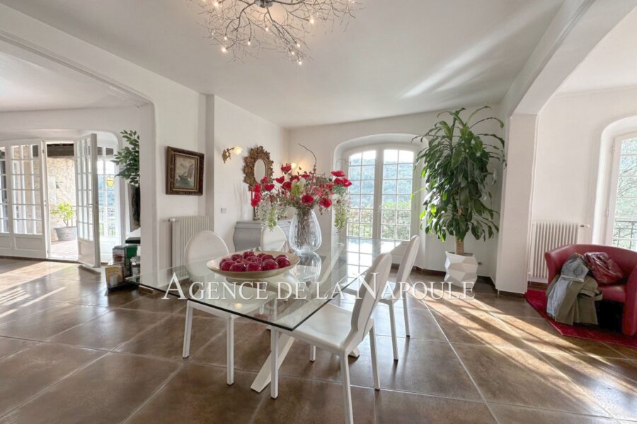 Maison à vendre à Mandelieu-la-napoule