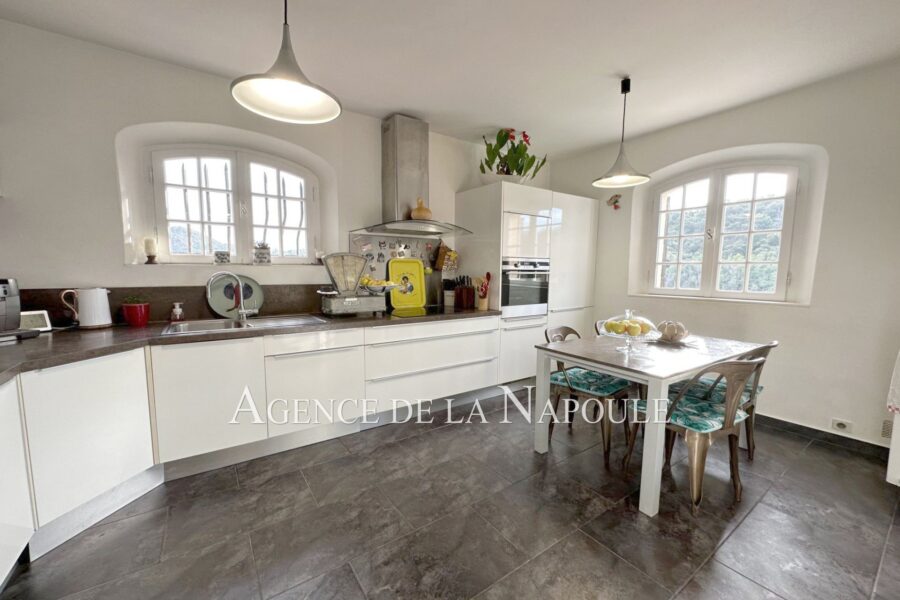 Maison à vendre à Mandelieu-la-napoule