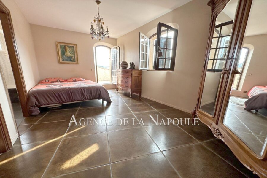 Maison à vendre à Mandelieu-la-napoule