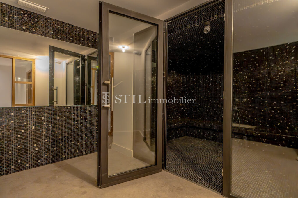 vente villa 6 Pièce(s) – 6 pièces – 4 chambres – 370.00 m²