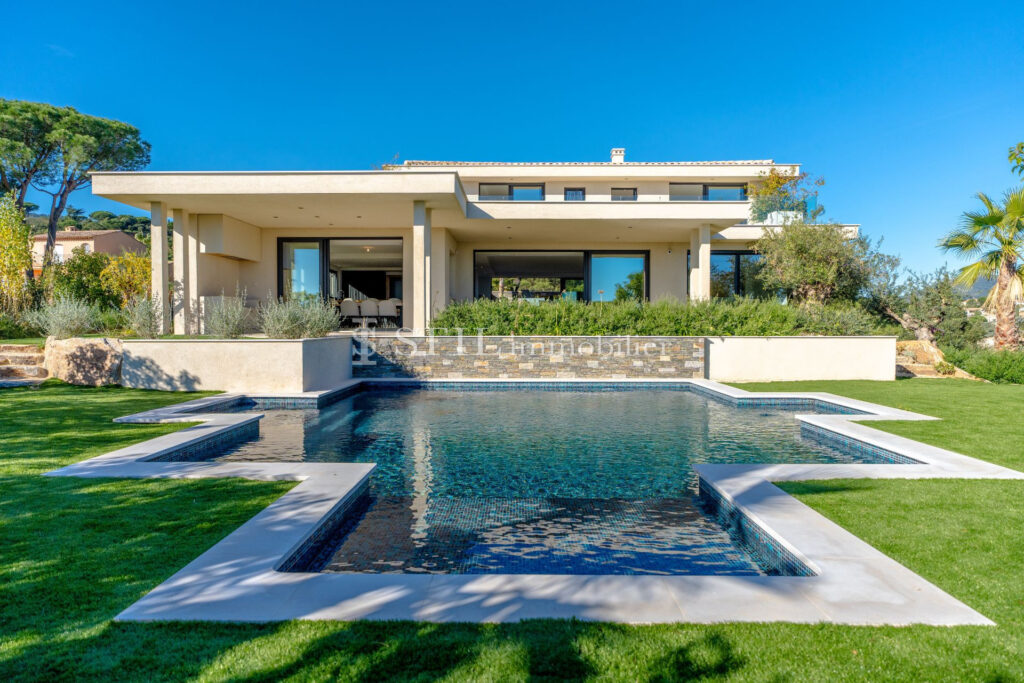 vente villa 6 Pièce(s) – 6 pièces – 4 chambres – 370.00 m²