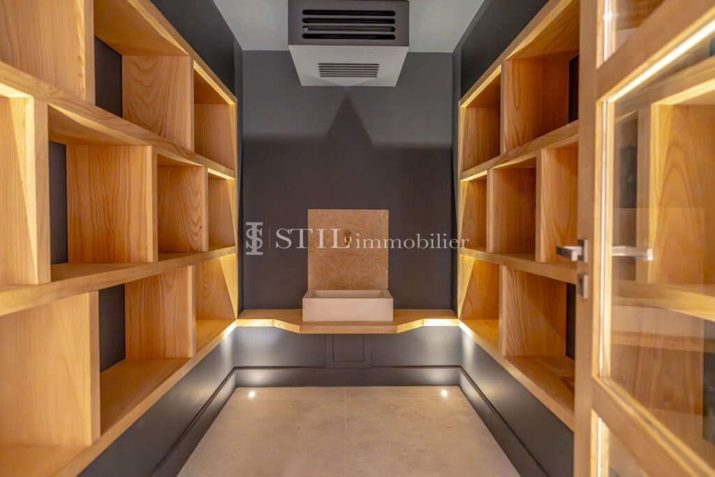 vente villa 6 Pièce(s) – 6 pièces – 4 chambres – 370.00 m²