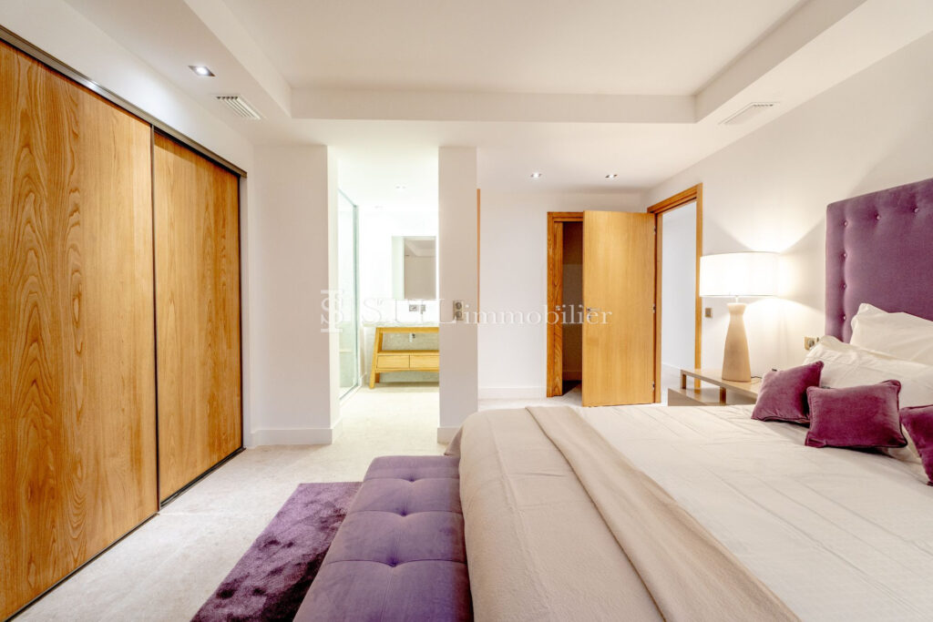 vente villa 6 Pièce(s) – 6 pièces – 4 chambres – 370.00 m²