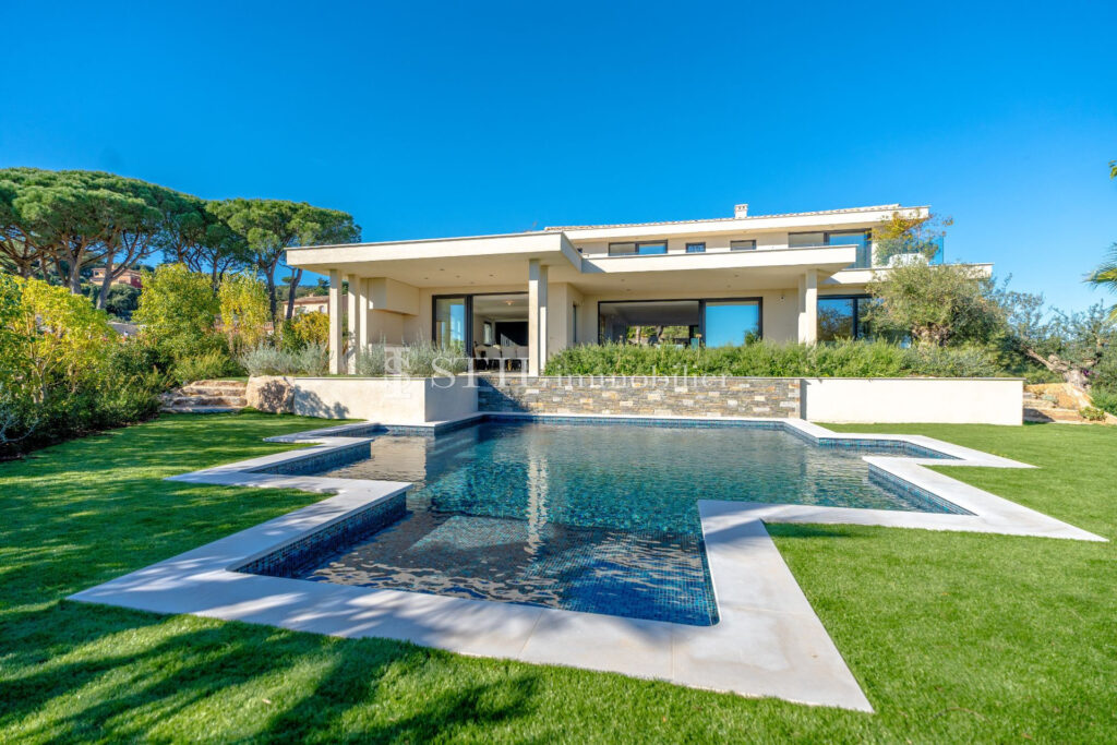 vente villa 6 Pièce(s) – 6 pièces – 4 chambres – 370.00 m²