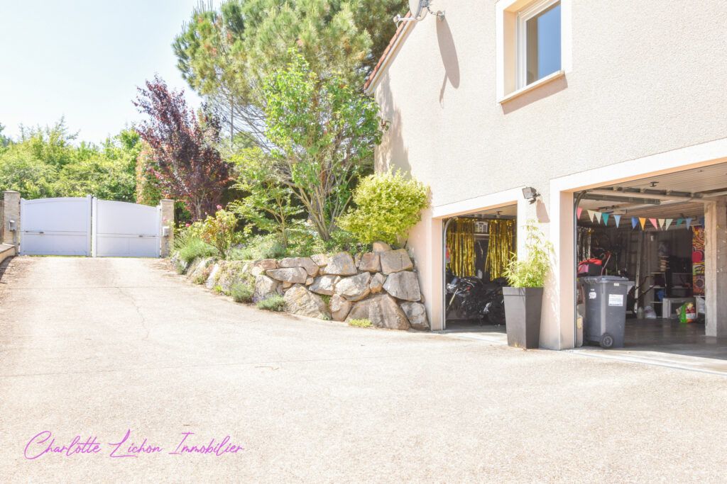 Maison 5 chambres – piscine – double garage  – 7 pièces – 5 chambres – 159 m²