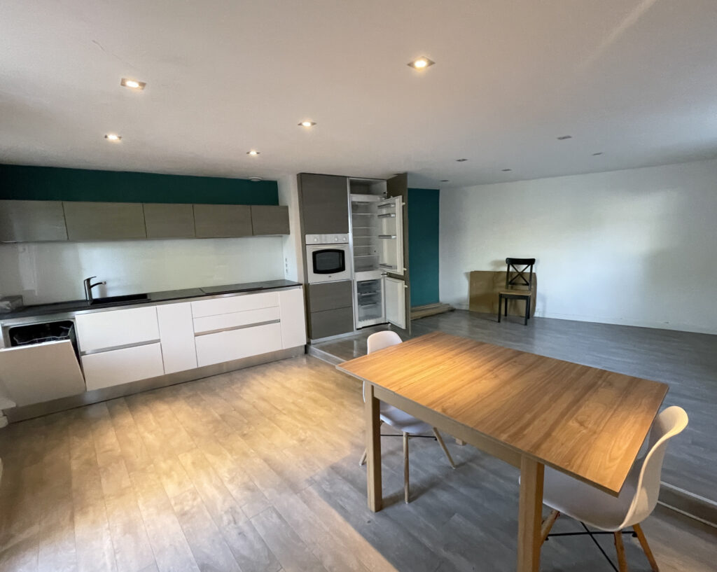 Maison 3 pièces 62 m2 avec terrasse et cour privative  – 3 pièces – 2 chambres – 62 m²