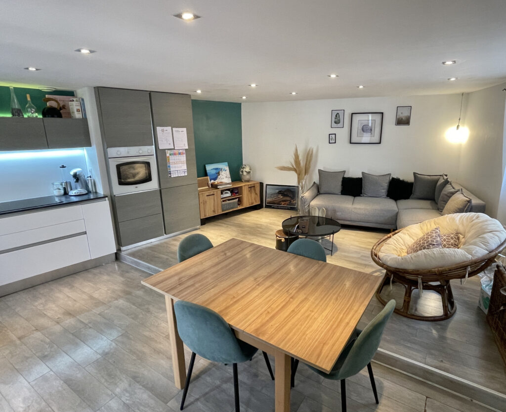 Maison 3 pièces 62 m2 avec terrasse et cour privative  – 3 pièces – 2 chambres – 62 m²