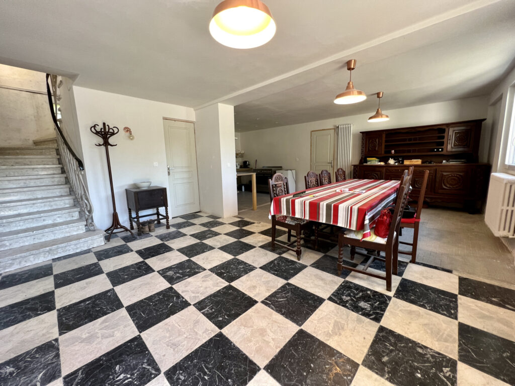 Maison familiale, 5 chambres, vue montagnes et CAGIRE – 7 pièces – 5 chambres – 148.64 m²