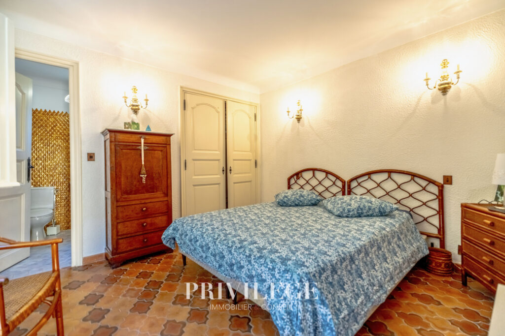 Villa provencale, avec des pierres apparentes, vue mer, quar – 9 pièces – 6 chambres – 300 m²