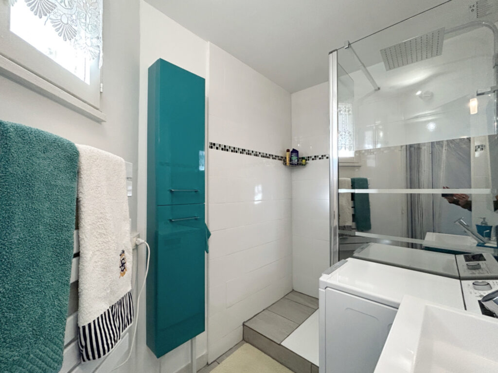 Bel appartement de type 2 vue mer, secteur Grande plage,Lydi – 2 pièces – 1 chambre – 33 m²