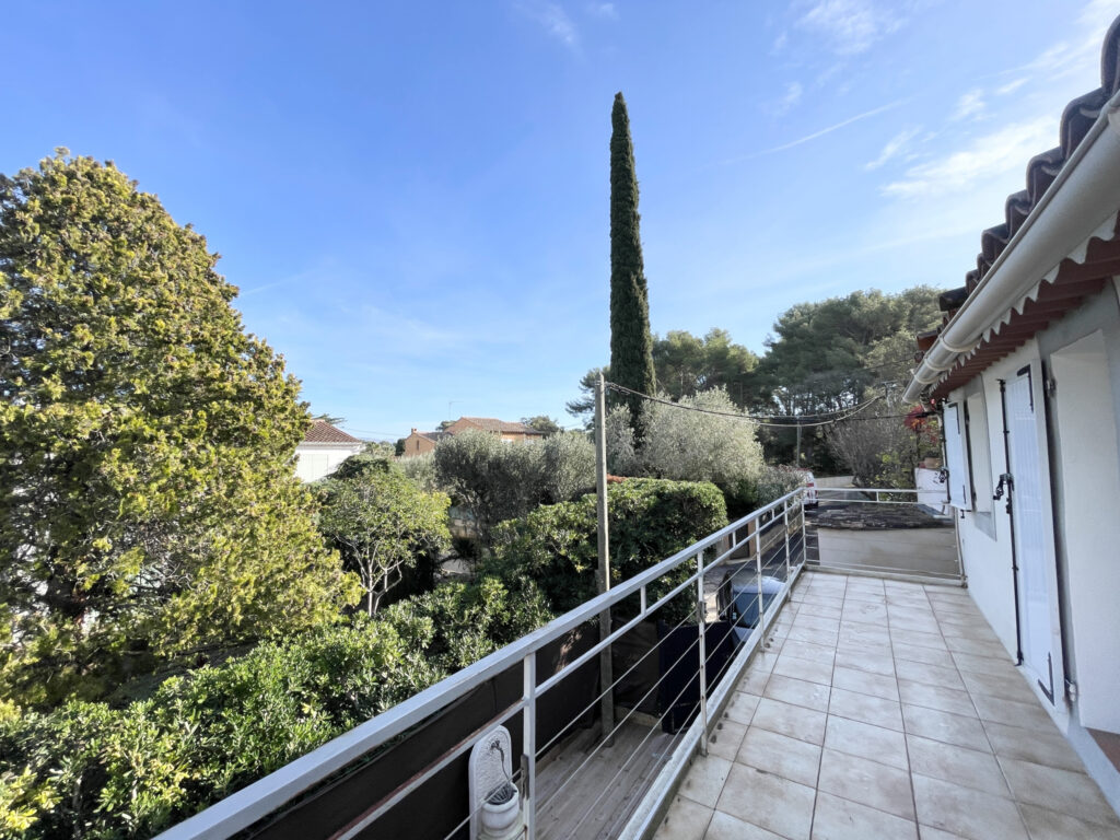 Maison 3 pièces 62 m2 avec terrasse et cour privative  – 3 pièces – 2 chambres – 62 m²