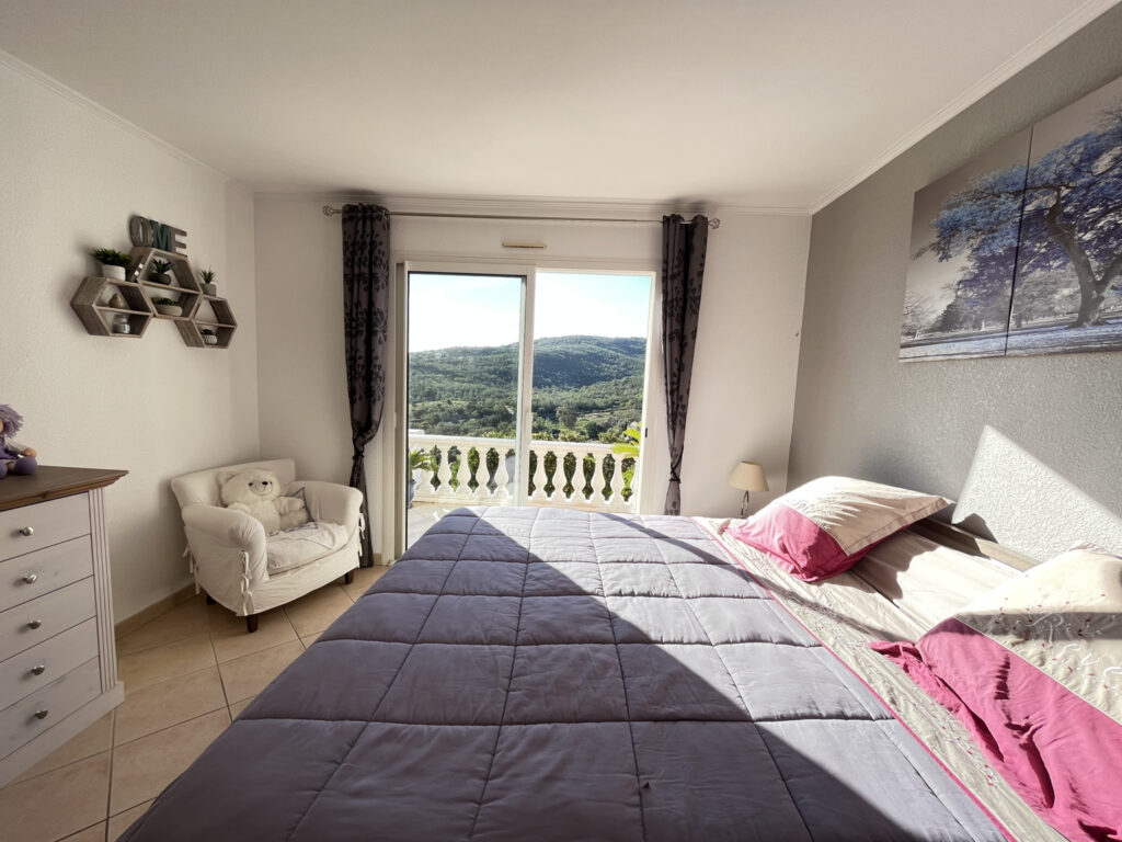 Villa F4 vue mer et collines – 4 pièces – 3 chambres – 145 m²