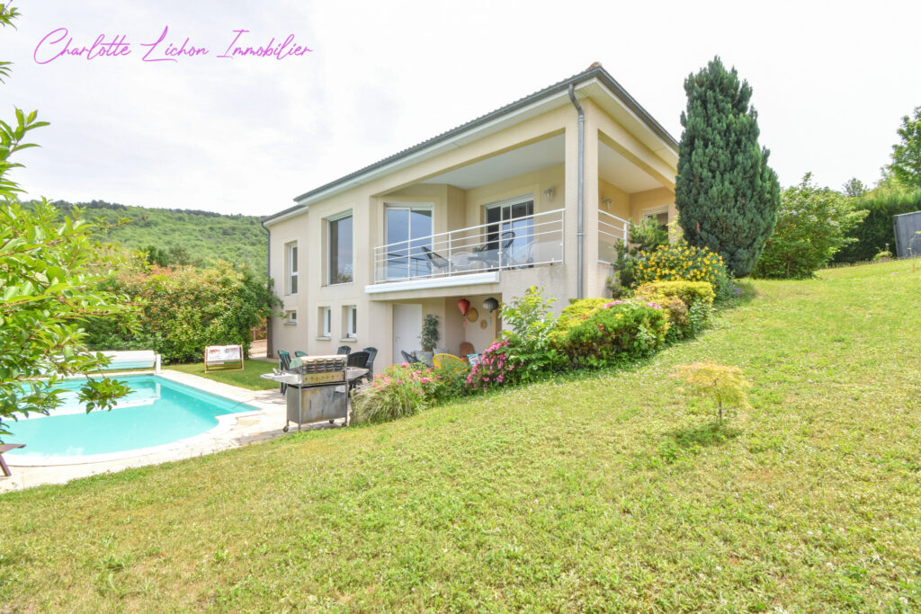 Maison 5 chambres – piscine – double garage  – 7 pièces – 5 chambres – 159 m²