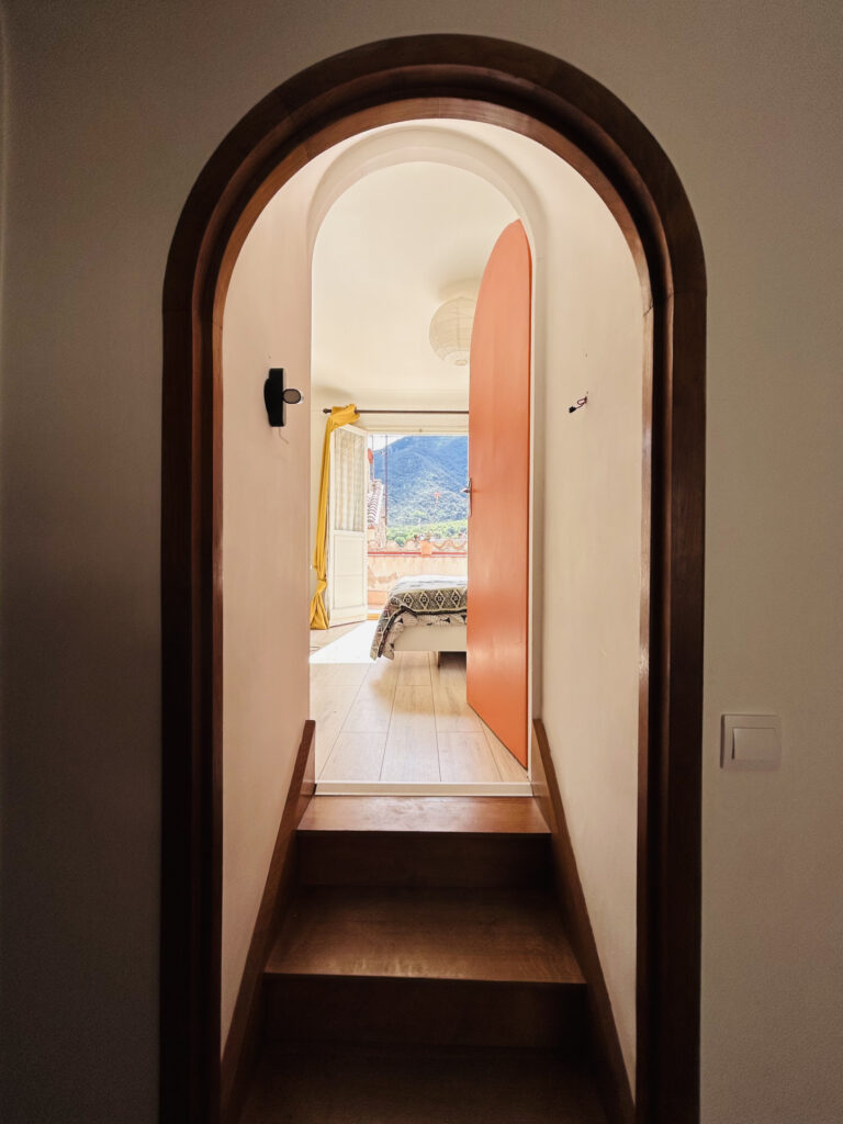 PYRENNES ORIENTALES RARE ET UNIQUE EN VALLESPIR  – 14 pièces – 6 chambres – 410 m²