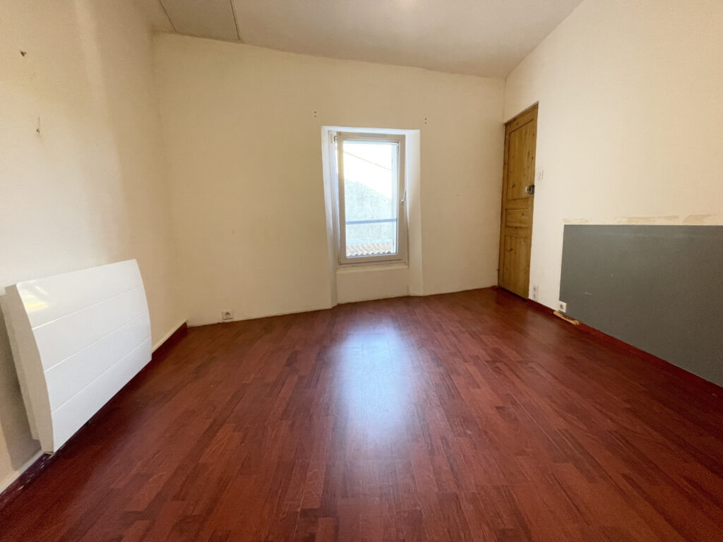 Maison 3 pièces 62 m2 avec terrasse et cour privative  – 3 pièces – 2 chambres – 62 m²