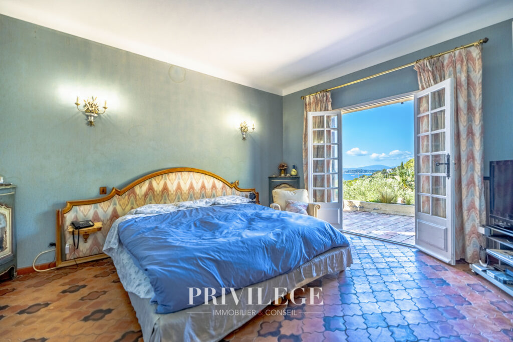 Villa provencale, avec des pierres apparentes, vue mer, quar – 9 pièces – 6 chambres – 300 m²