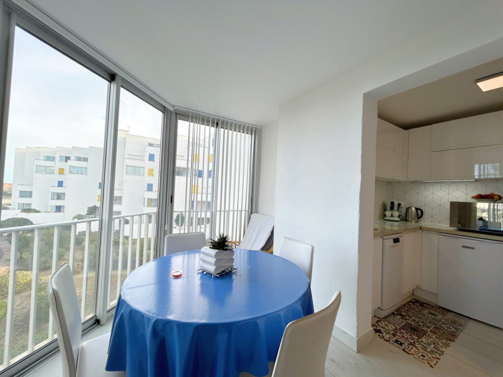 Bel appartement de type 2 vue mer, secteur Grande plage,Lydi – 2 pièces – 1 chambre – 33 m²