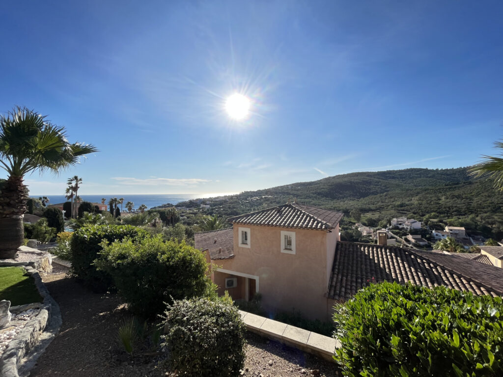 Villa F4 vue mer et collines – 4 pièces – 3 chambres – 145 m²