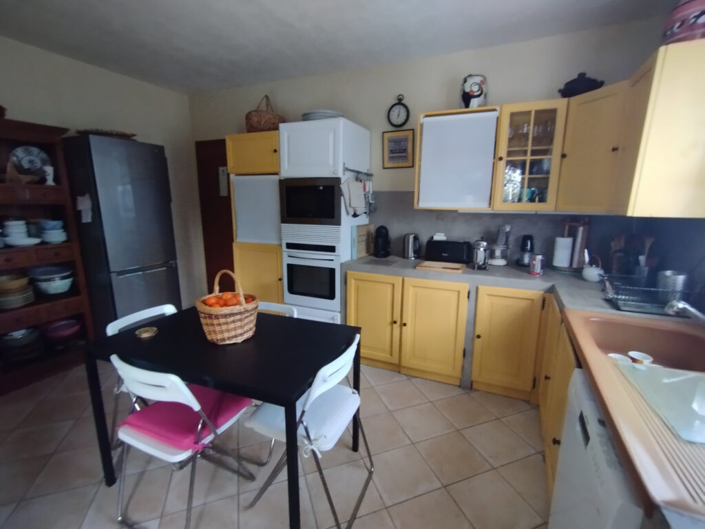 MAISON PLAIN PIED 3 CHAMBRES JARDIN PISCINE – 4 pièces – 3 chambres – 113 m²