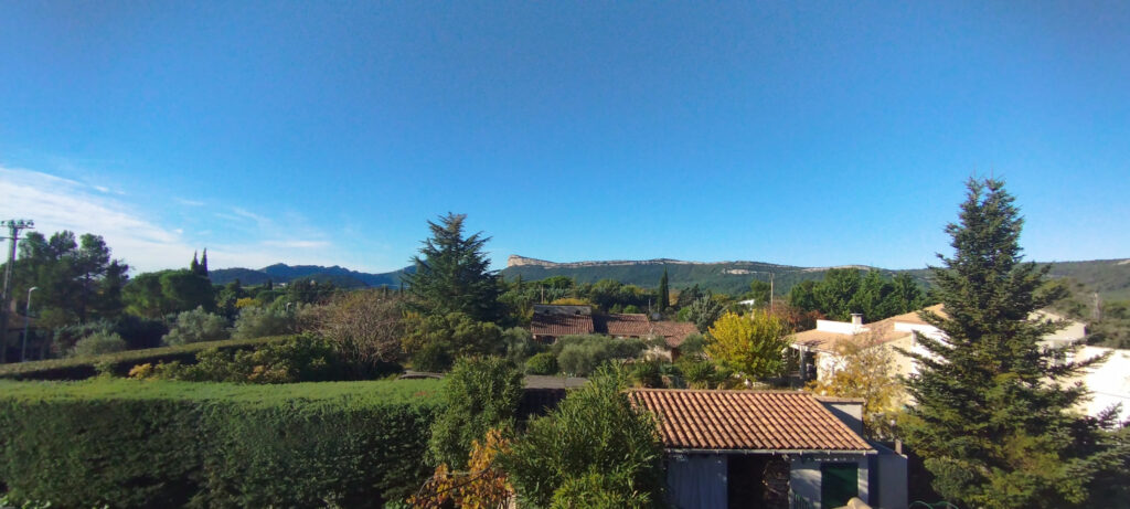 MAISON PLAIN PIED 3 CHAMBRES JARDIN PISCINE – 4 pièces – 3 chambres – 113 m²