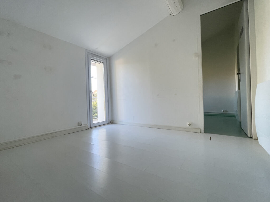 Maison 3 pièces 62 m2 avec terrasse et cour privative  – 3 pièces – 2 chambres – 62 m²