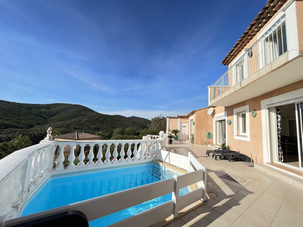 Villa F4 vue mer et collines – 4 pièces – 3 chambres – 145 m²