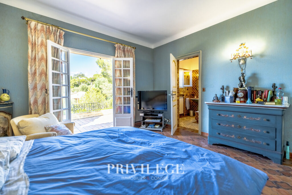 Villa provencale, avec des pierres apparentes, vue mer, quar – 9 pièces – 6 chambres – 300 m²