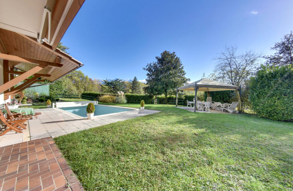 Propriété à Biviers – 7 pièces – 6 chambres – 157.11 m²