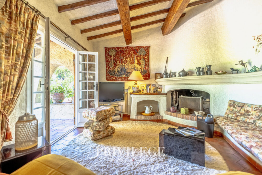 Villa provencale, avec des pierres apparentes, vue mer, quar – 9 pièces – 6 chambres – 300 m²