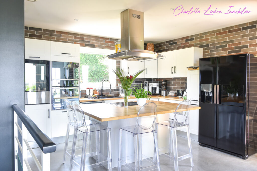 Maison 5 chambres – piscine – double garage  – 7 pièces – 5 chambres – 159 m²