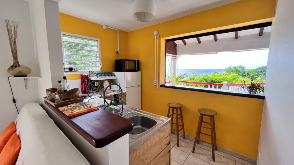 Les Saintes Terre-De-Bas, villa vue mer et piscine. – 4 pièces – 3 chambres – 110.77 m²