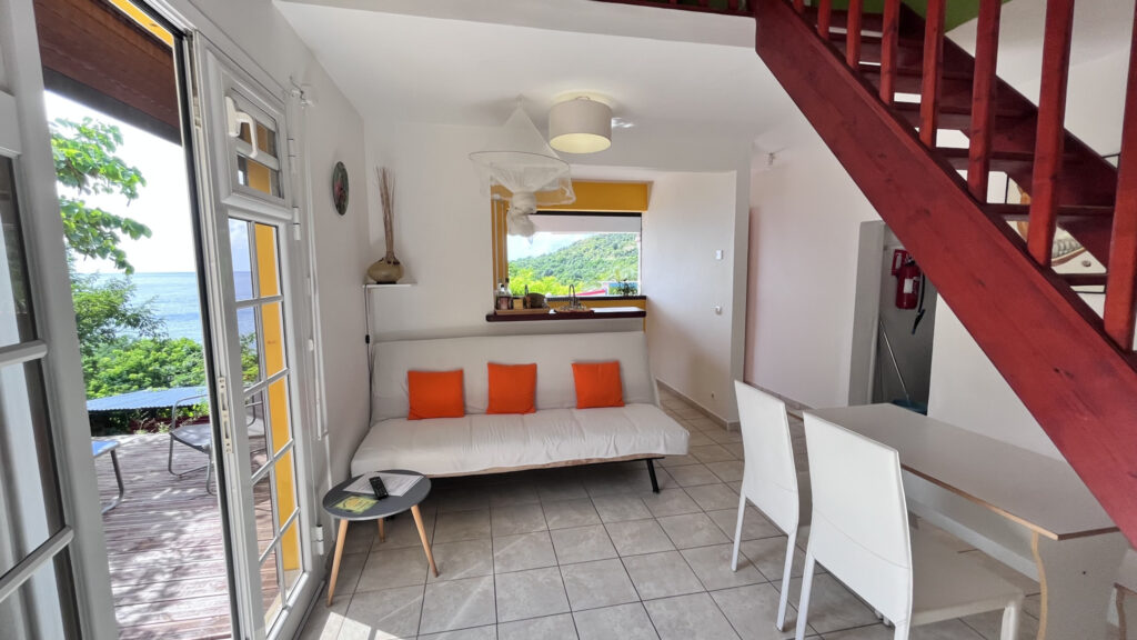 Les Saintes Terre-De-Bas, villa vue mer et piscine. – 4 pièces – 3 chambres – 110.77 m²