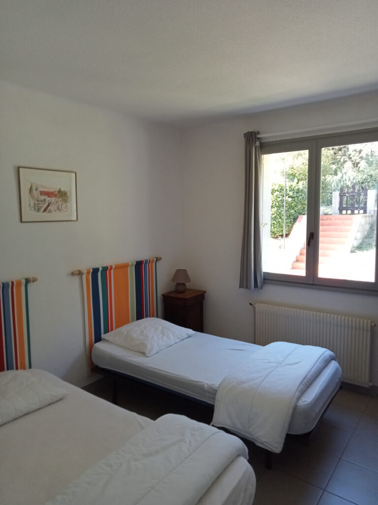 Mas F9 + maison F5 avec forêt à acheter dans le sud de la Fr – 14 pièces – 8 chambres – 230 m²