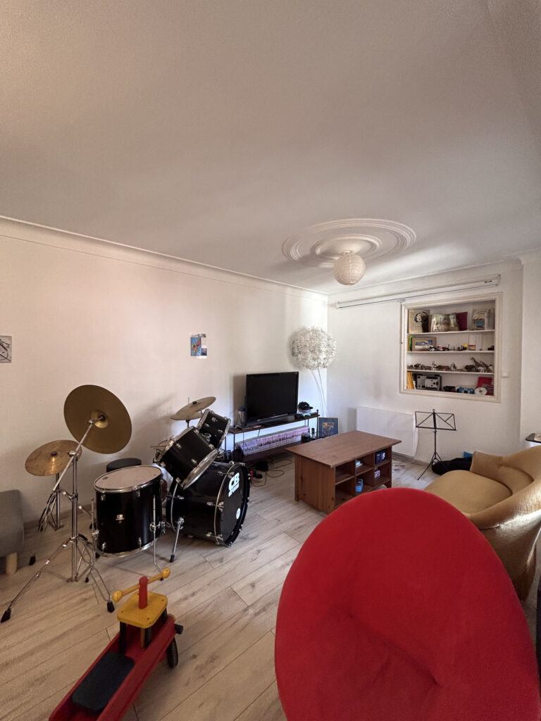 PYRENNES ORIENTALES RARE ET UNIQUE EN VALLESPIR  – 14 pièces – 6 chambres – 410 m²