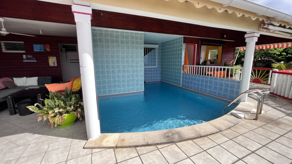 Les Saintes Terre-De-Bas, villa vue mer et piscine. – 4 pièces – 3 chambres – 110.77 m²